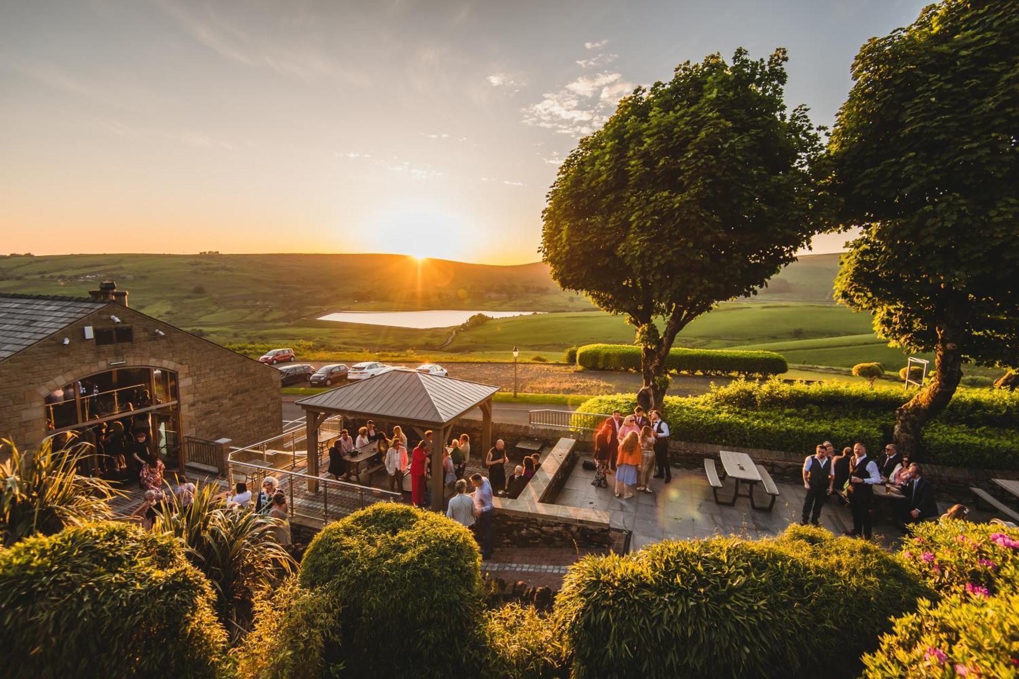 The Saddleworth Hotel Diggle Exteriör bild